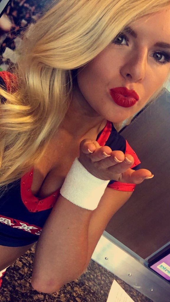 joshuaiancooper's tweet photo. @AshlynHarlan @HTC_AshlynH THANK YOU for allowing me to tag along on your rookie season as a member of @TexansCheer it was my pleasure, wishing you all the best in your future endeavors whatever it may be. Definitely gonna miss you. #HTCForever 🙏🏻❤️👩🏼💙💝😃 https://t.co/MZH5uDDSoI