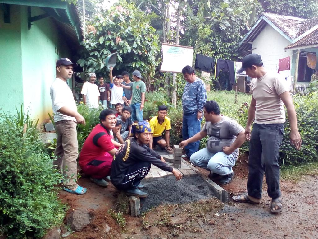 asepnajmudin4's tweet photo. #PadatKaryaTunai
@EkoSandjojo 
@taufikmadjid71 
@p3mdpandeglang 
Pembangun Paving Desa Pasirjaksa Koroncong https://t.co/G4nxkRLWfD