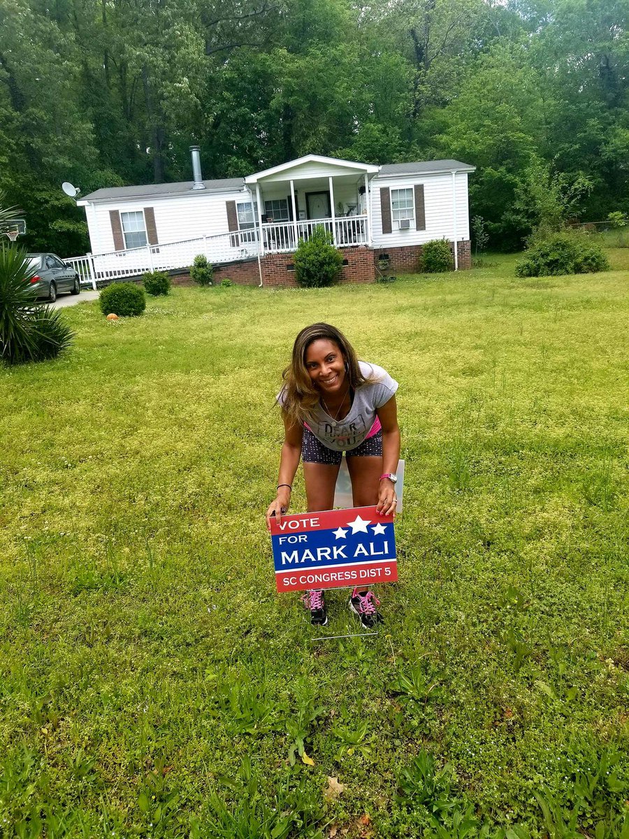 CongressAli's tweet photo. My wife @msjenali out planting yard signs on this gorgeous day! Thank you to Jackie for your support!! She's sweet and golden inside and out!!
#Chester #Myroots
#MarkAliForCongress
#WorkingPeopleCampaign https://t.co/azfYfPazo7