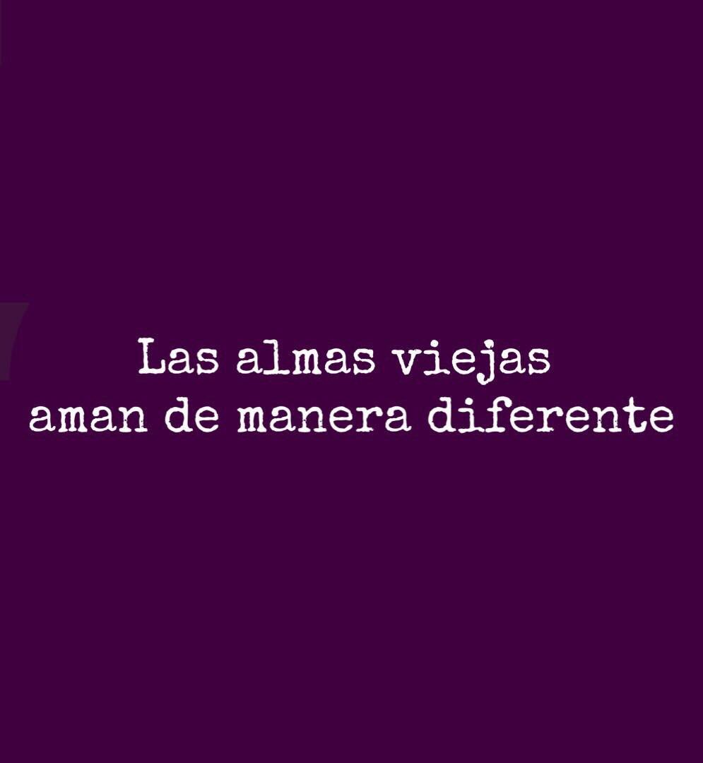 unratodevida's tweet photo. #almas #amor #frases Es cierto... amamos sin condiciones y sin límites. https://t.co/O1RB4vcLbE