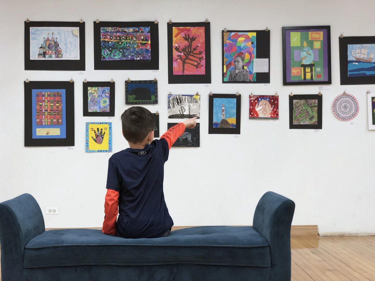 LaneTechDiamond's tweet photo. Can't wait for @LaneTech1440 Elementary Art Exhibition! 12 schools and 120 pieces of art on display! Opening reception 4/28 from 11-1! @ChiPubSchools @JahnConnects @Nettelhorst @audubonschool @newberrybobcats @AvoLogES @SkinnerNorth @LLAprincipal @PrescottCPS @AlcottonOrchard https://t.co/ZB912M3cAA