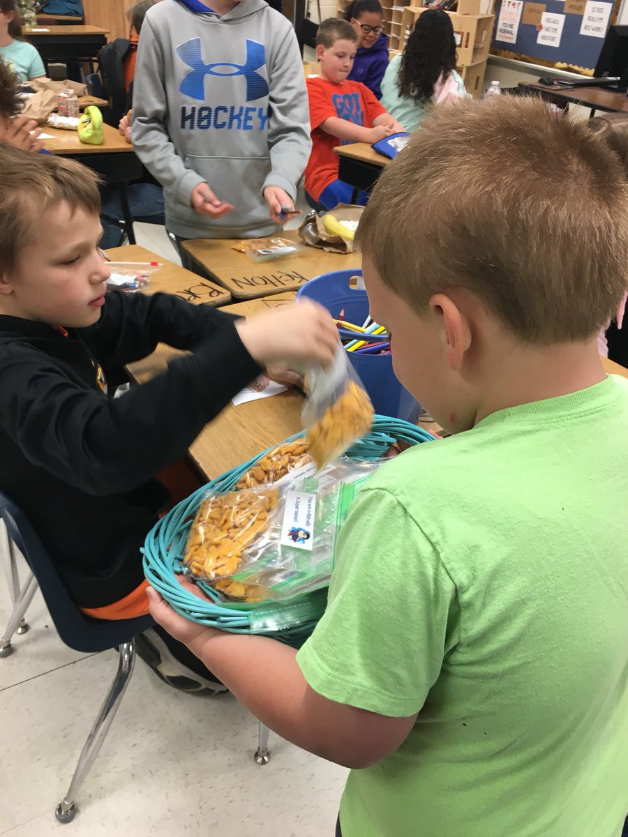 crayolasandcows's tweet photo. This little angel put a huge smile on my 4th grader’s faces today! Our special friend came to visit so he could deliver some treats to wish us luck on our testing. ☺️ #PKVProud #KidsDeserveIt #TestingBuddies https://t.co/en9Zs6kJaN