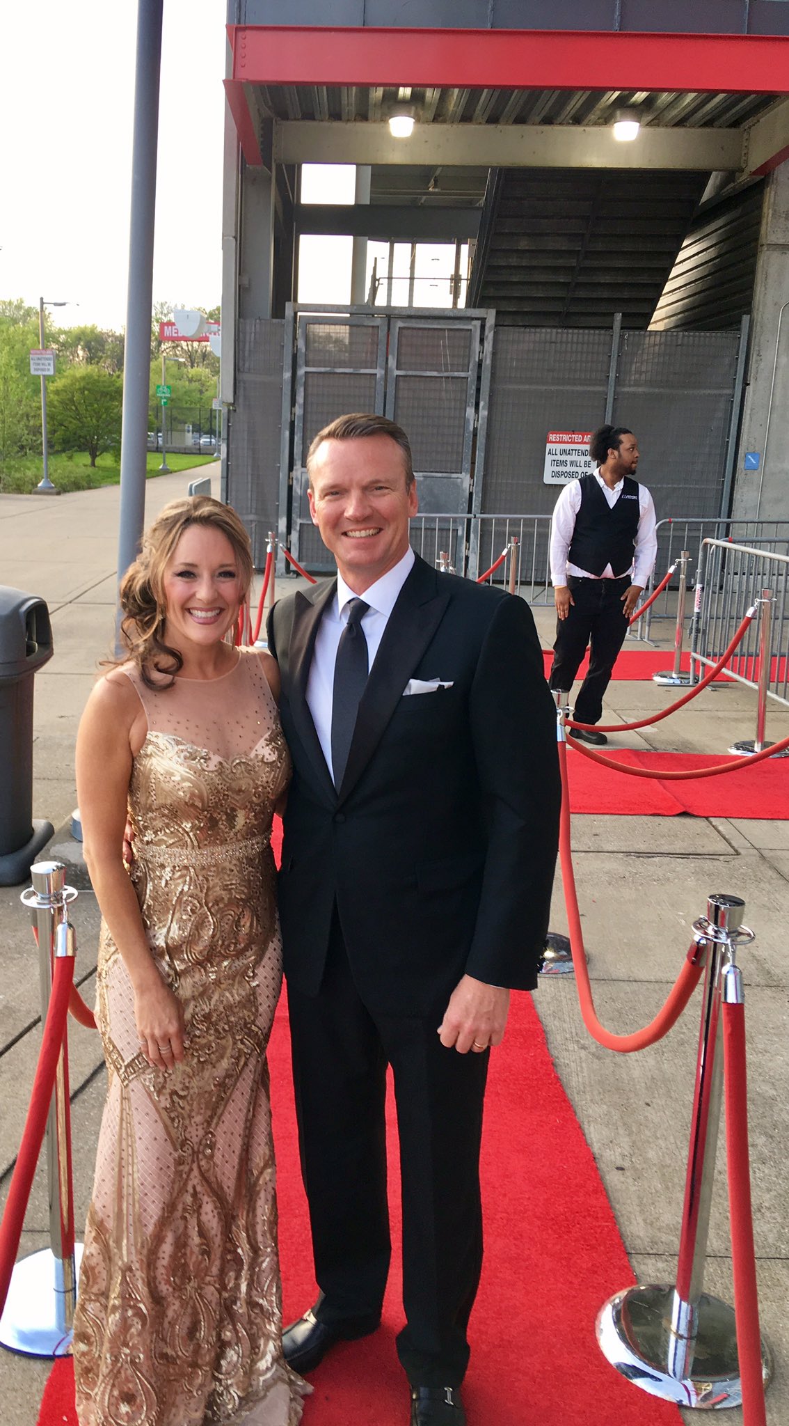 Stacy Case on Twitter: "A few shots from our hot date at 'Night Under The  Stadium Stars' for the #JDRFPromiseGala. A record $1.825M raised. Love this  organization & their mission. So honored