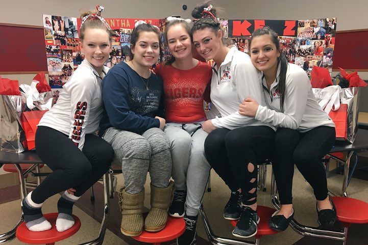 haleyweiss1's tweet photo. Happy birthday to my old friend w the same birthday as me hope it was a good one sam!!❤��� @sambarone4 https://t.co/ID0PV4RZby