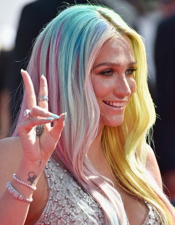 lesterjoyner91's tweet photo. The sooner you can laugh at yourself, the easier your life will be 
#kesha #keshapraying #eTickets #concerttickets #concert https://t.co/nvZfQxJiUa https://t.co/kacKXjVvxC