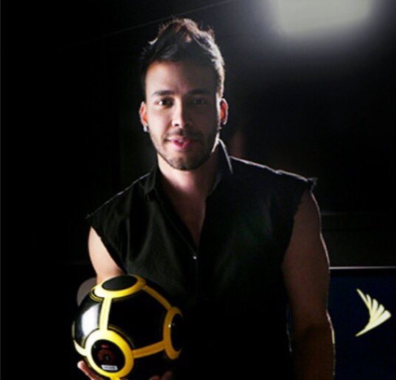 JessiRoyceRojas's tweet photo. Ya quiero escuchar la cancion❤️😍😊 #FutbolMode #90Minutos #EnRuso #Tembeleque @PrinceRoyce @SprintLatino https://t.co/0koqk5Jbt1