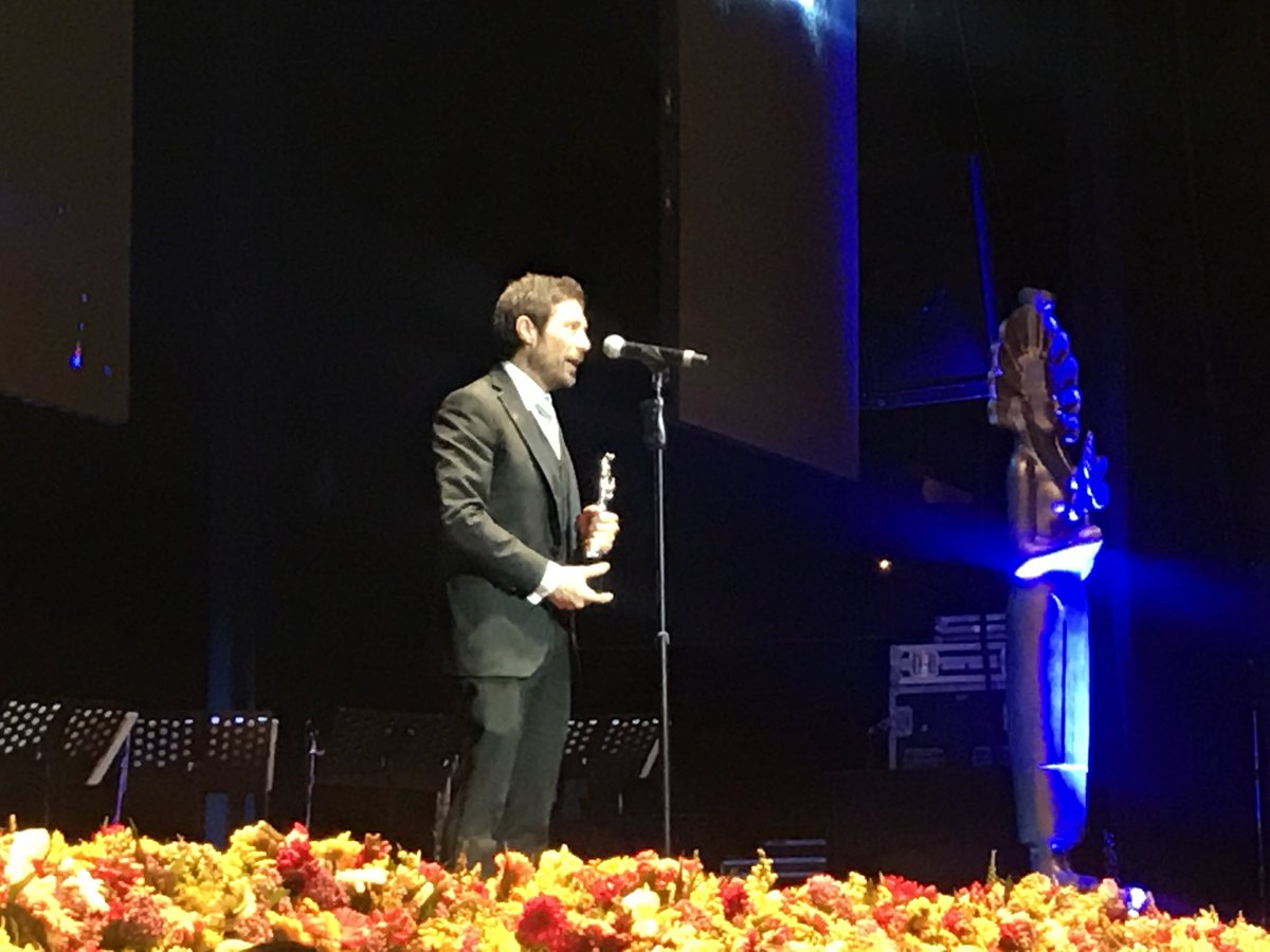 La Diosa de Plata a las Mejor Coactuación Masculina es para <a href="/hectorkotsi/">Héctor Kotsifakis</a> por ME GUSTA PERO ME ASUSTA. #DiosasDePlata2018