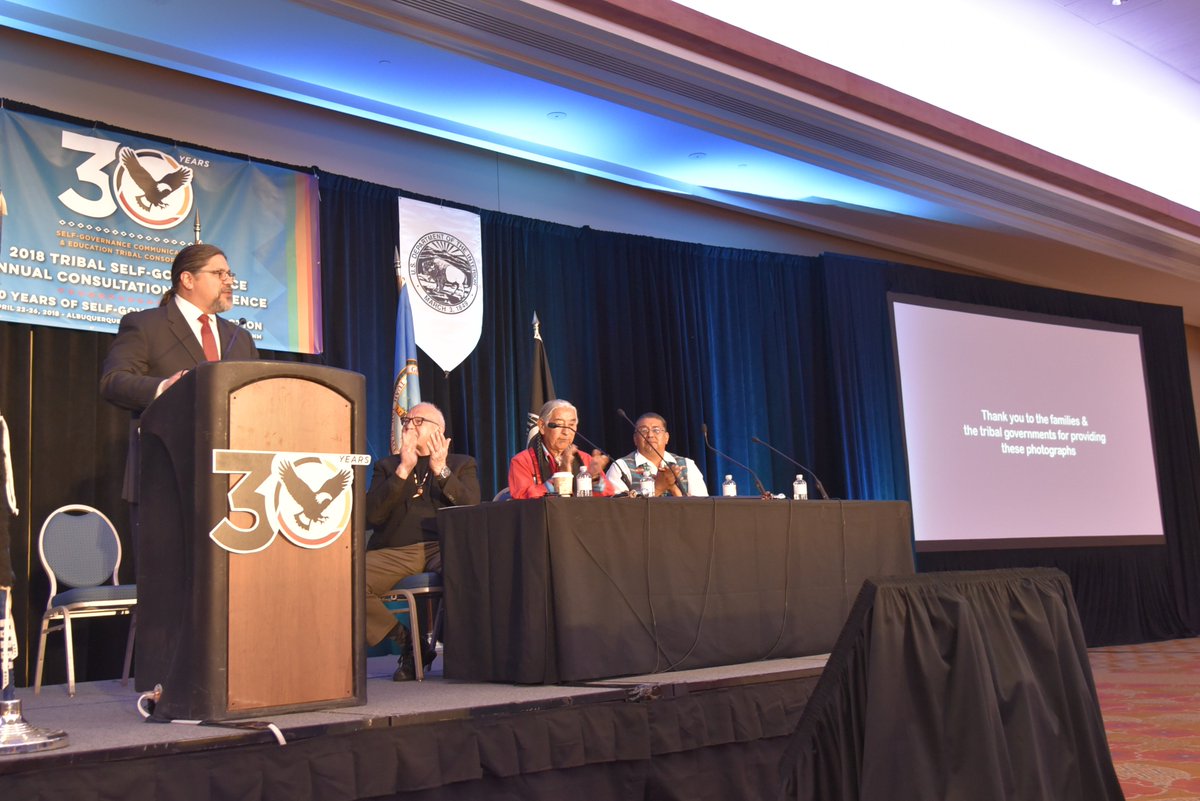 USIndianAffairs's tweet photo. PDAS Tahsuda addresses around 900 registered attendees at the 2018 Self-Governance Consultation Conference in Albuquerque, NM. #SGCE30 #SelfGovInAction https://t.co/WRFjudFk9U