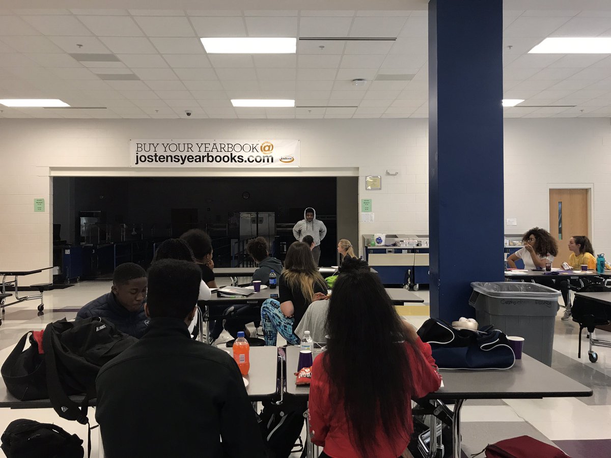 ewnths's tweet photo. Members gathered together to enjoy themselves at our End Of Year Celebration! We wish the best of luck to our candidates running for office for the 2018-2019 school year! https://t.co/BFipsIKDz7