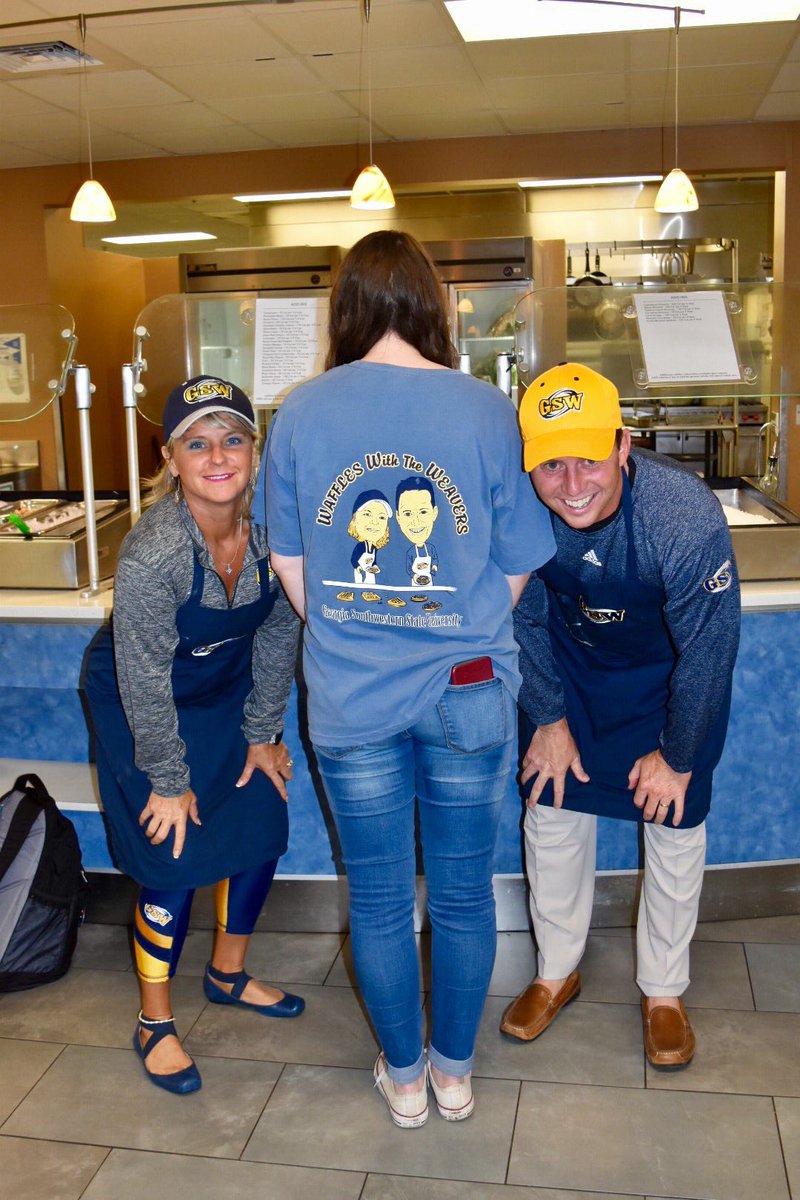 KristiWeaver1's tweet photo. Great night with all our @GaSouthwestern students. Love the shirts and to see all your smiling faces. Good luck on finals!@CanesPresident https://t.co/FAiB0Yx35W