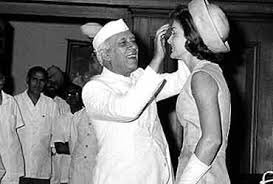 SwarnDarshan1's tweet photo. @divyaspandana @Google @GoogleIndia 😆
@divyaspandana
#IndiaFirstPM उर्फ़ #रंगरसिया_चाचा
@RahulGandhi https://t.co/M6bBclpnuM