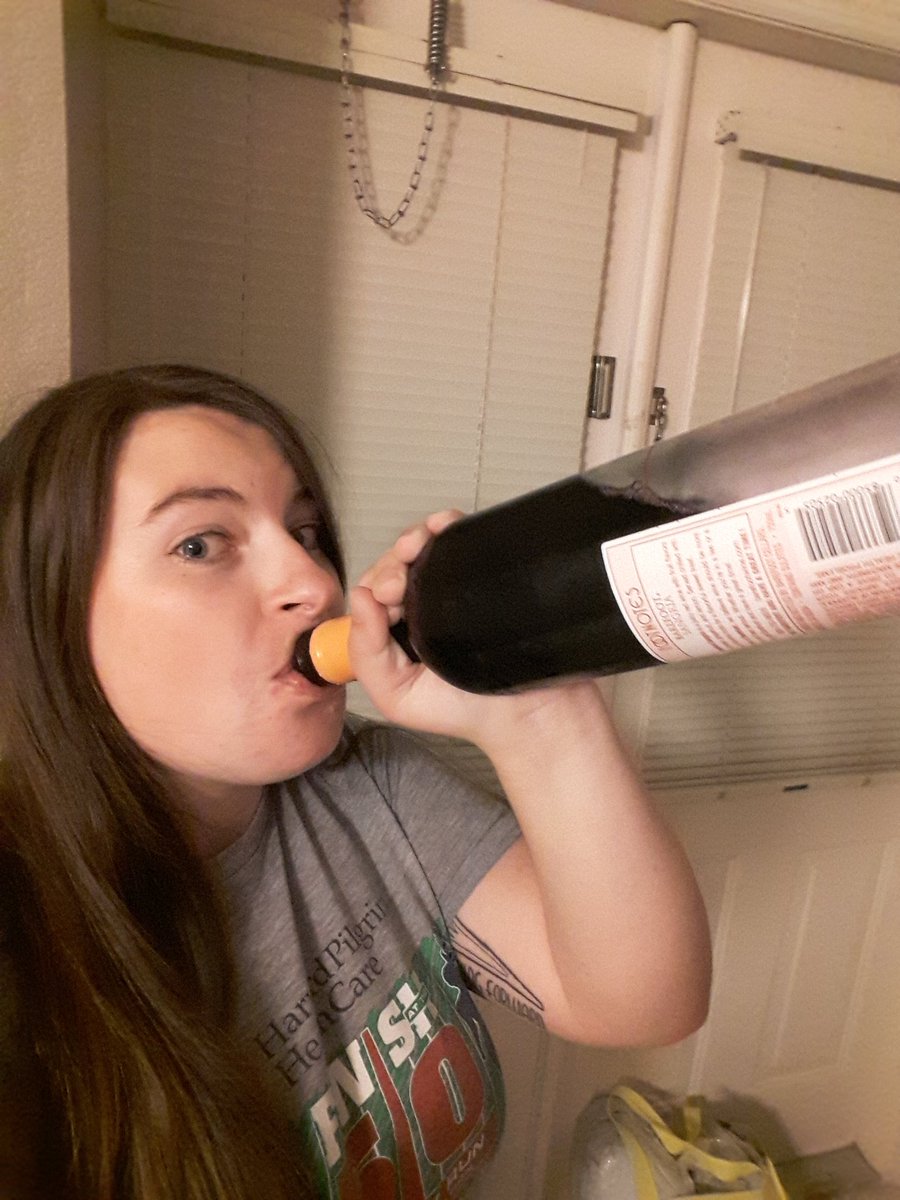 psychyouout95's tweet photo. When you finally catch up on #JanetheVirgin and your roommate saw spoilers and didn't prepare you for the finale!!! @MegLedbetter @JaneWriters #hadmelike https://t.co/msj6SwnOrn