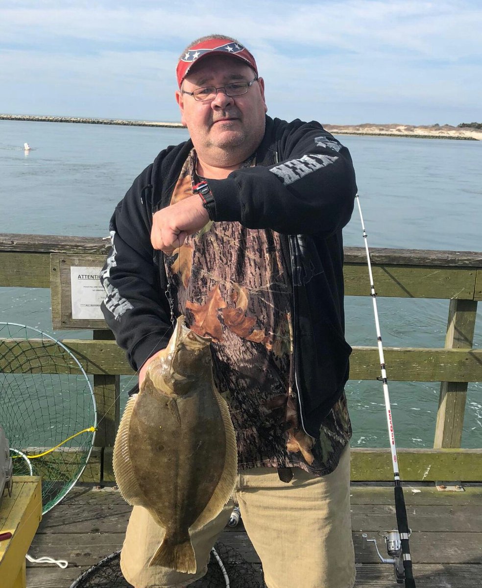 OceanicPier's tweet photo. A 20" keeper! https://t.co/F3PfUVeuD1