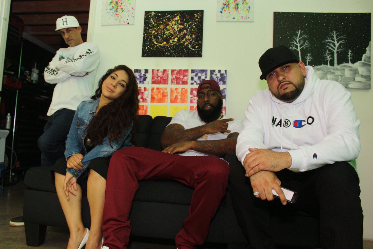the4nway's tweet photo. H E A V Y S H O W @TRAEABN //\\ @fuckarisray • @_StevenCannon • @shugg104 • 🗻💲🎥 📸 by @easi_films @e5dzyne //\\ @heavyweightsradio w/ @djtrulyodd • @mikexxhale TUNE N Every Wed Nite 6-8pm PST 
https://t.co/p1JoUJfWoX 
#brealtv #dashradio ##heavyweightsradio https://t.co/BsAHRTOXOH