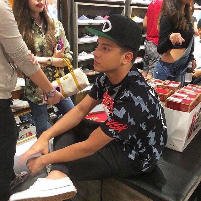 alexnderfrd's tweet photo. Happy Birthday sa nag iisang gagong gwapong kakilala ko 👌 Sana makainuman kita brader 😂🔥 Labyu deej! Godbless  @imdanielpadilla
#DJPAt23 https://t.co/7owU5pJtNd