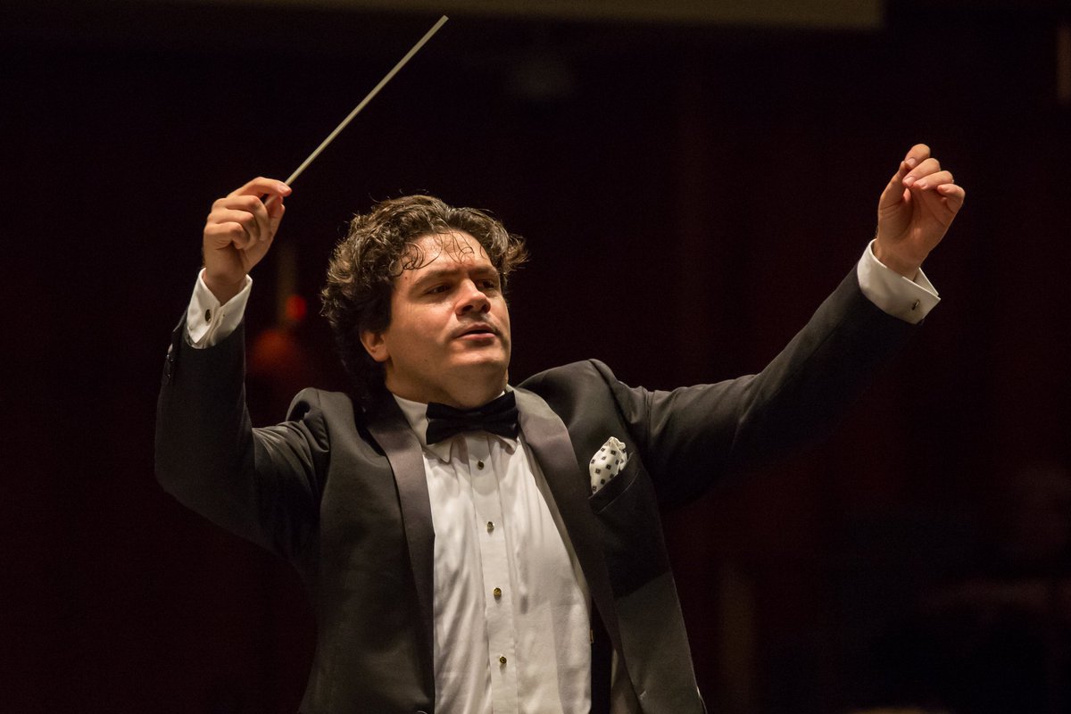 IgnatiusSokal's tweet photo. #bernsteinat100 An evening with Maestro @CristiMacelaru promises to be tremendous @theusherhall this #friday. Evening packed with melody, raw emotion, full of joyous shouts and urban rhythms! https://t.co/T0bjKXR1eB
