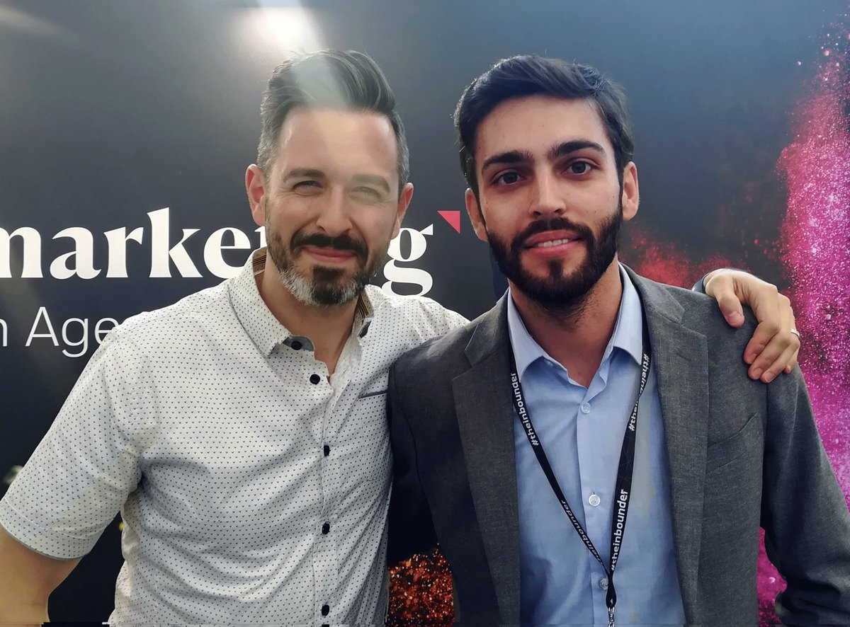 JoseRamonSaura's tweet image. Got to meet the greatest #SEO ever @randfish. So much #WhiteboardFriday @Moz sessions listening to your advice. Good luck at @sparktoro! I just got my #LostandFounder book 📓 #SEO  #CampusSeo #MarketingDigitalURJC #TheInbounder 🚀🚀