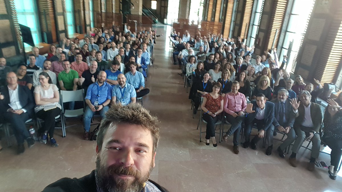 SergiCorbeto's tweet photo. En el @Endesa #TerritorioOPS compartiendo el Decálogo de la #transformaciondisruptiva by @MindTheGapTeam 

Ambientazo. Audientaza. Energíaaaaaaaaaaaaaa!!!!!

#gapjumping
#monstruos
#innovación
#aristóteles
@MalenaCalva 
@MarinaCaseroZ https://t.co/7DRrfwtZDT