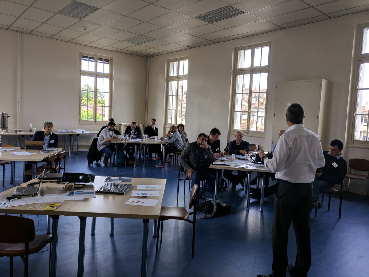 JulienDelRio's tweet photo. Très content d'avoir pu mettre en place avec @gmaison et @Pierre_Benayoun cette journée de rencontre des écosystèmes numérique le long de la Garonne. Une 15aine de personnes motivées à créer des synergies #garonneNumerique cc @DigitalPlaceICT https://t.co/7mCHWcmgCL