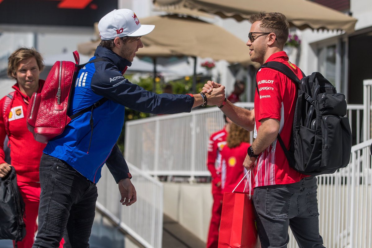sebvettelnews's tweet photo. Sebastian Vettel shaking hands 🤝 with Pierre Gasly in the Baku paddock, earlier today.

 📸 https://t.co/wiknC0uPj4

#AzerbaijanGP 🇦🇿 #Seb5 https://t.co/T0vXkHOr8Q