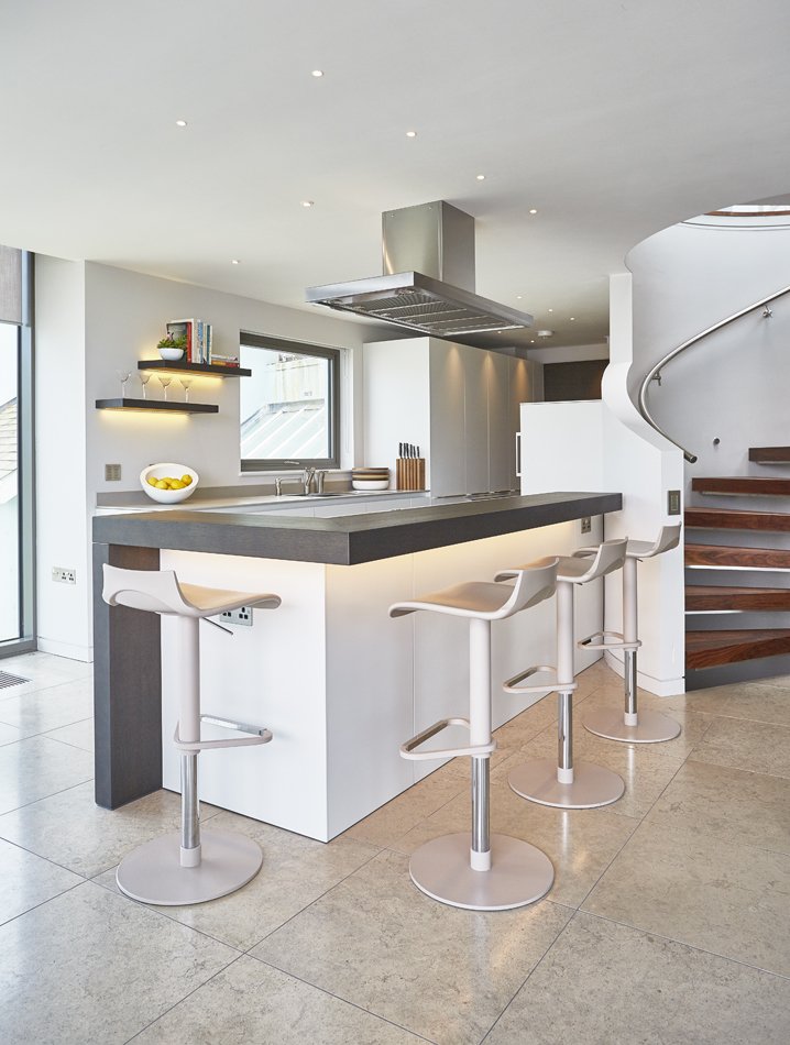 LightmasterLtd's tweet photo. Huge congratulations to our friends a BBH Architects down in Dartmouth for beinf finalistts at the LABC South West Building Excellence Awards 2018 for the riverside project, Ravenseye! #LightmasterPartners #LightingDesignersDevon #Devon https://t.co/Zx73MheUPe
