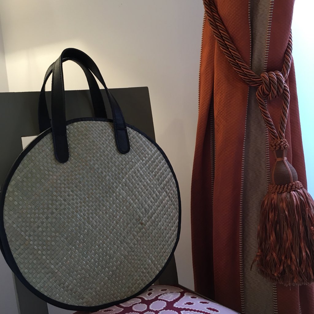 AbreLinea's tweet image. Our #bulan bag says Ciao, Roma😊