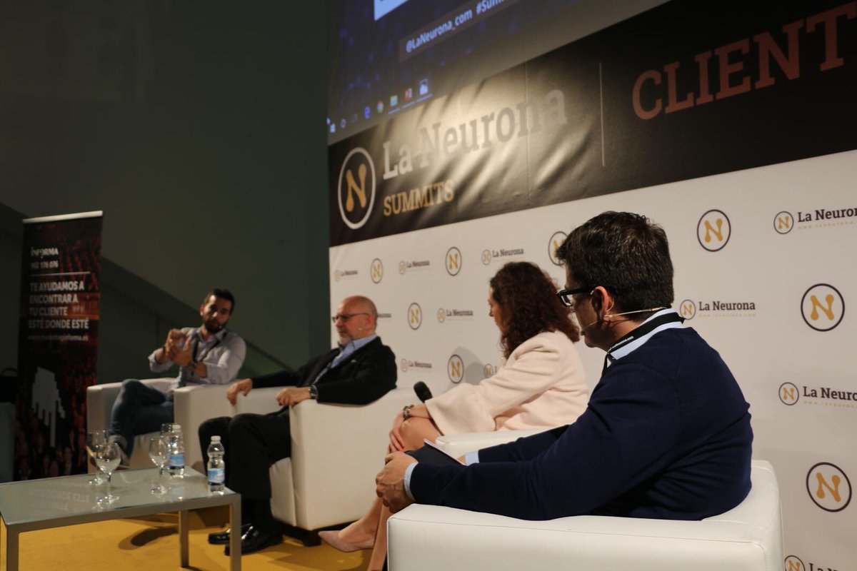 PymeyAutonomos's tweet photo. ⚠️Panel de expertos en #Summitclientes ⚠️#LaNeuronaSUMMIT 

“ Los medios sociales 📲 son una fuente muy relevante de datos, pero podemos captar mucha información en cualquier entorno digital si conocemos el comportamiento del usuario” by @diezdedios https://t.co/Z5Ui3iLOki