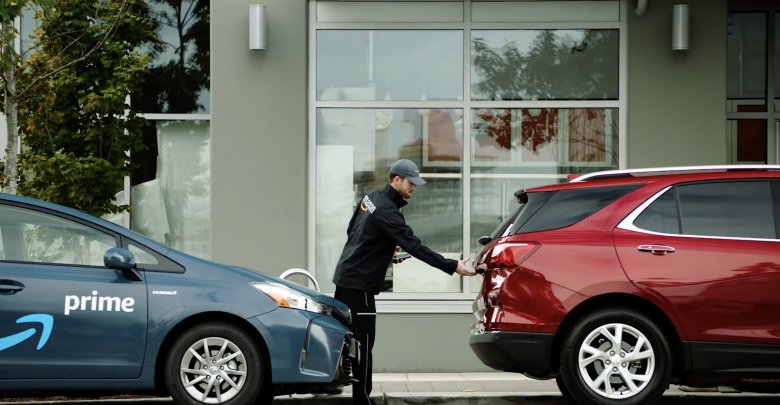 ReloadedDigital's tweet photo. 🚗 #Amazon lance la livraison des colis directement dans le coffre de votre voiture https://t.co/xMjYLdLbjA via @frenchweb 
#TransfoDigitale #TransformationDigitale #Digital #ecommerce https://t.co/e6C5tXAlGM