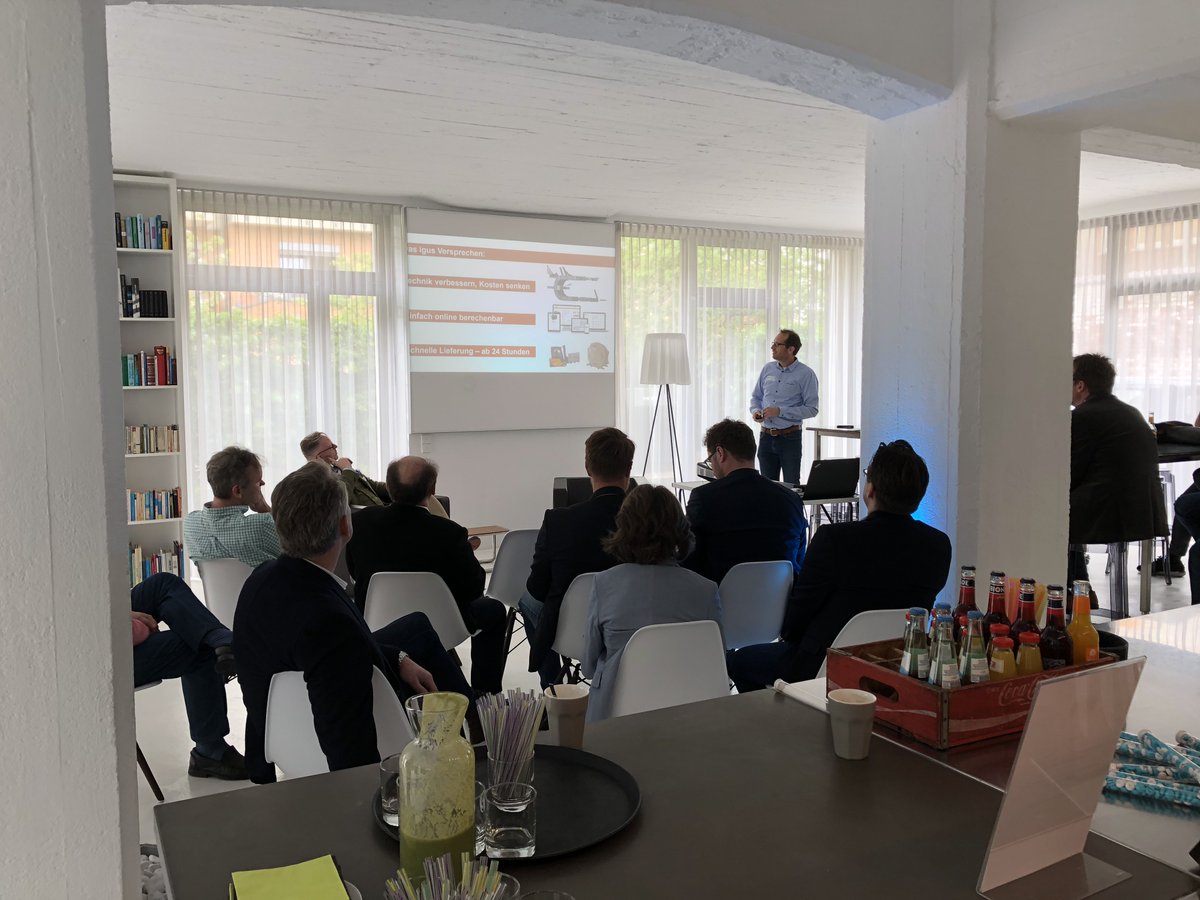 Christian Batz von @igus_HQ über Digitale Transformation und smart plastics #alerifriends #sharingideas <a href="/AleriSolutions/">Aleri Solutions GmbH</a>