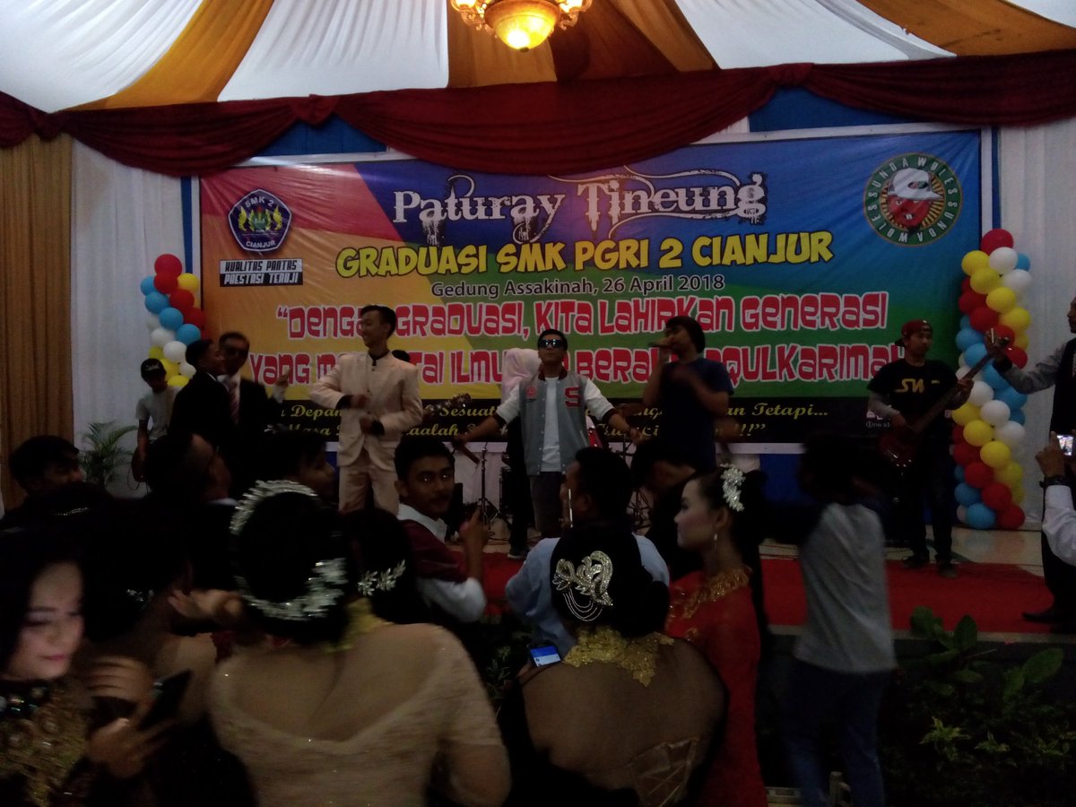 Tnx to SMK PGRI 2 CIANJUR...  Kalian uuyyee uuyyee man..

#masihberdiri