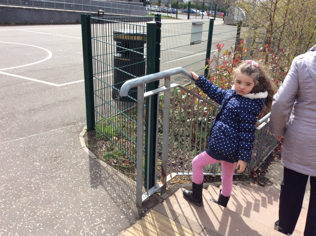MrsChapmandps's tweet photo. Rainbow Fish shares his beautiful shiny scales.  We went outside to look for shiny things in the playground.
@drumparkprimary https://t.co/sUwdPhgLHb