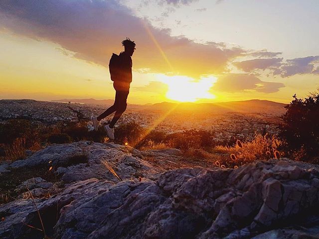 MaxSukalyMoody's tweet photo. Wingardium Leviosa
.
.
.
#gravity #landscapephotography #blahblahblahblahblah #peoplewillsayitsphotoshopped #igersaustria #theprettycities #exploretocreate #finallyposted #justgoshoot #visitgreece #beautifulplaces #vscoinspiration #vsco_hub #skylovers_cl… https://t.co/tLAroQDPhD https://t.co/XpM2Y46BSz