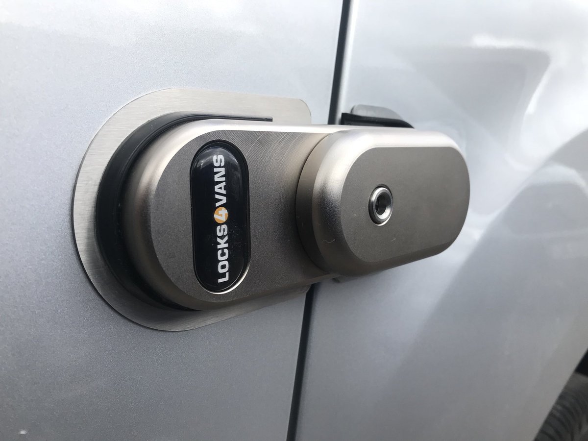 VehicleFit's tweet image. Transit Custom secured with #ultimateslamlock #hykee #replock and wiring mods to stop central locking attack @Autosparx @VansAttack @Locks4VansLtd @pbplumber @kev_south