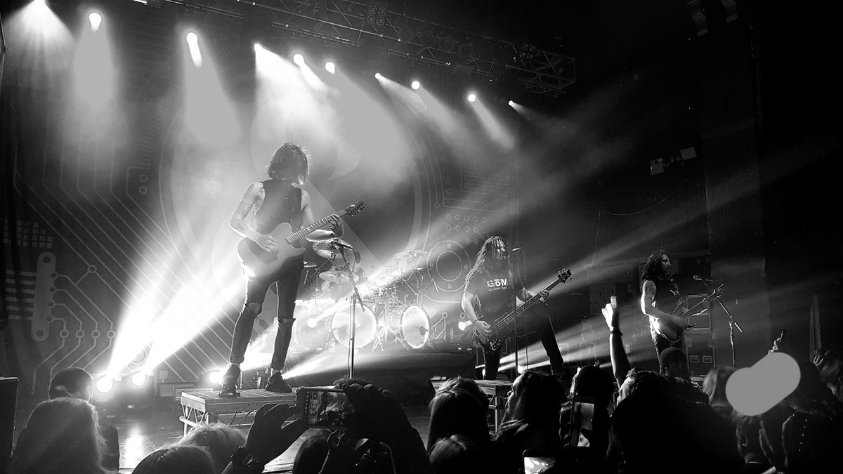 Jayskuse's tweet photo. Awesome as ever from @OMandM last night at @O2InstituteBham . #ofmiceandmen #defytour #livemusic https://t.co/U1RprTrCFn