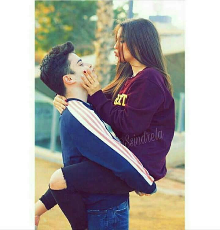 5CTCyv1jVUqd6Sc's tweet photo. • ضِحكي يـ گصَيرة دَخيلـﭻ'🙆🏾
• يَلي مآأگدَر ابوسـﭻ ٳلاآ اشيلـﭻ،💕 
فدووه للقزوومه ❤ https://t.co/vaSdlkjnRT