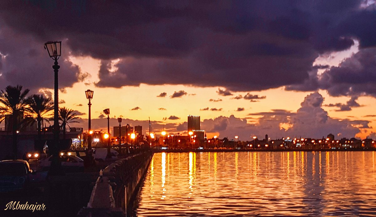 MuhammadAbuhaj2's tweet photo. Breathtaking 😍 
#Tripoli at #night #Libya #city #love #cornich #light #photography #ليبيا https://t.co/O46mGyfFNu