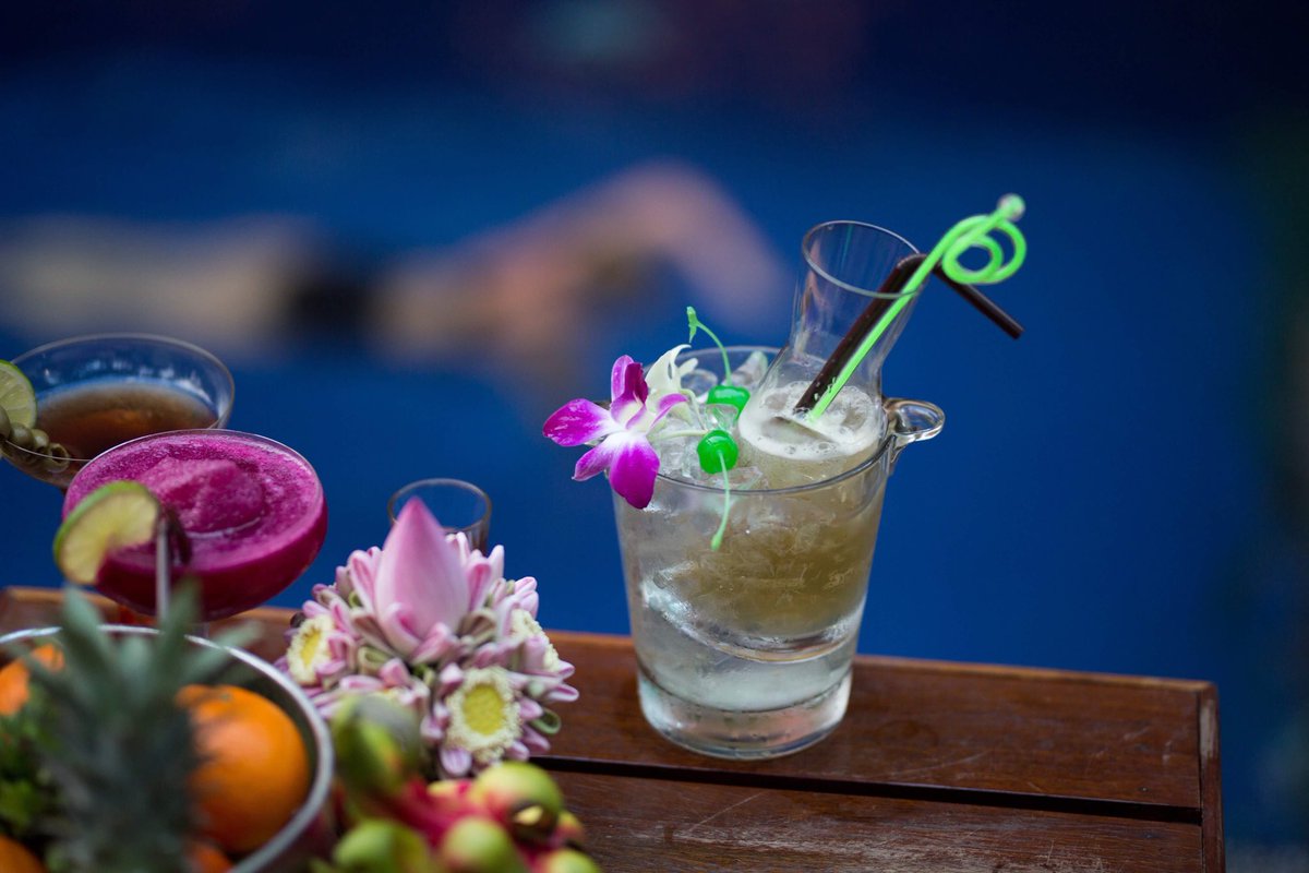 GoldenTempleRSD's tweet photo. Spend the day relaxing in the #RohattPool @GoldenTempleRSD that will guarantee to keep you cool with a #swimupbar. Come and order your favorite cocktails with our professional bartender! https://t.co/fjuHF4CqJX
#goldentemplegroup #goldentempleresidence #freshcocktail #cocktail https://t.co/6ONOoXWfbW