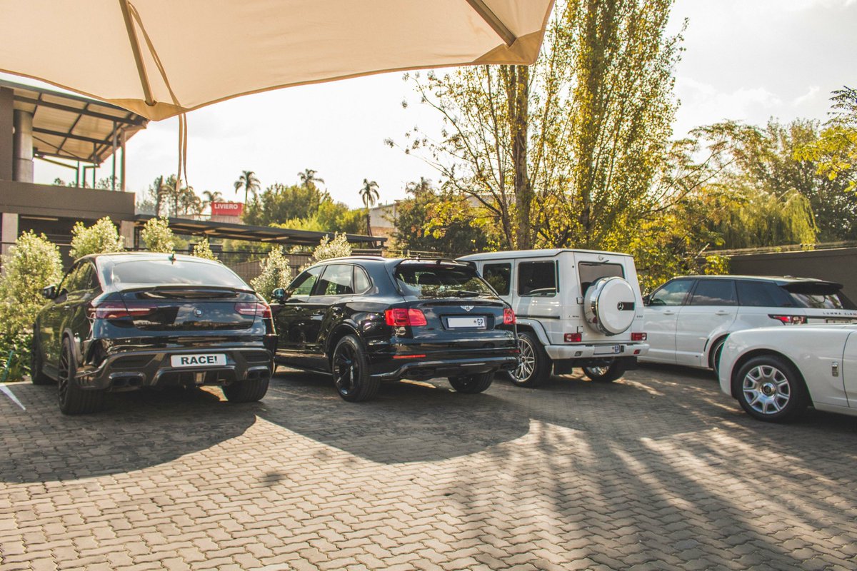 Motor_Magnet's tweet photo. These are some big hitters in the urban SUV world, which would you have 🤔

📌 @RACE_SA https://t.co/YX4XZlQeKH