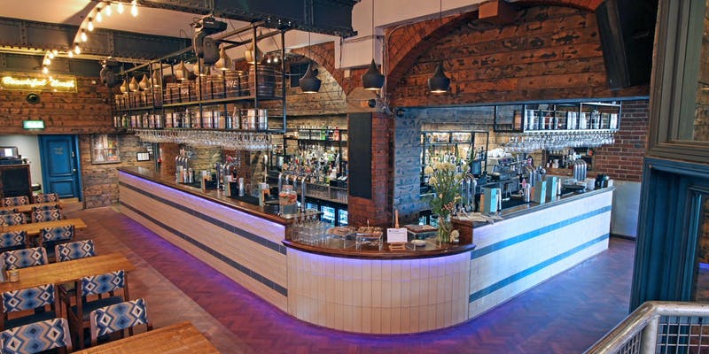 wombizclub's tweet photo. Join the next #Sheffield TRIBE meetup with the lovely Emma Taylor @GirlAboutShef for her #powerhour on #socialmadesimple
You don't want to miss this!
30th April | 7:30pm | @ForumSheffield
Still time to book your guest ticket here: https://t.co/7FyrTXTU56
#girltribegang https://t.co/H1mXbUQdeW