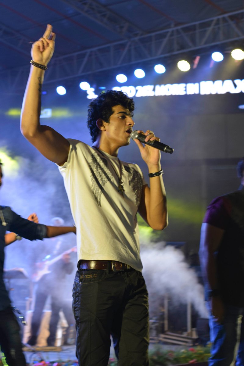 GriebsMedia's tweet photo. More glimpses from #DilSeDilTak Bangalore!

@palakmuchhal3 @Palash_Muchhal @PMCBangalore  @RadioMirchi

#DilSeDilTakTour #PalakandPalaashLiveinBengaluru #PalakMuchhalLive #GriebsMedia #GriebsEvent #Sibling #SiblingLove https://t.co/5cZWgvvqE1