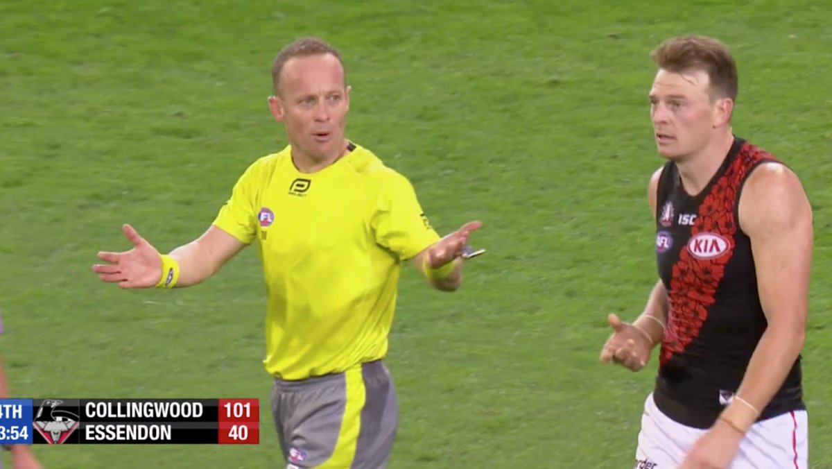 appleshk's tweet image. Pretzels anybody? Not content with telling his teammates how to play, Goddard then tried it on with #RazorRay #gopies #AFLPiesDons
#hissyfit