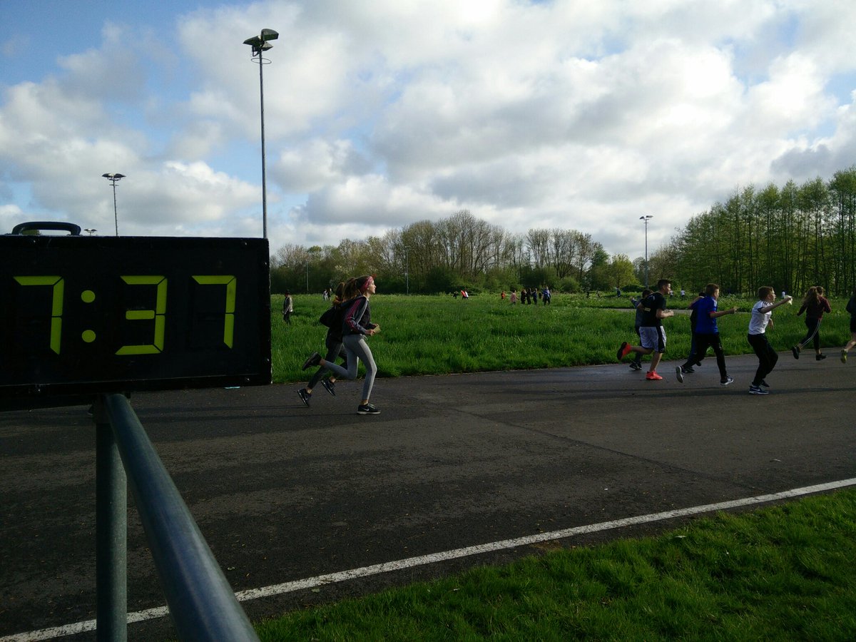 RandolfBroer's tweet image. En we zijn gestart! #roparun #kanker #sponsorloop #running #gouda @gsgleovroman @293_steamwork @Stg_Roparun