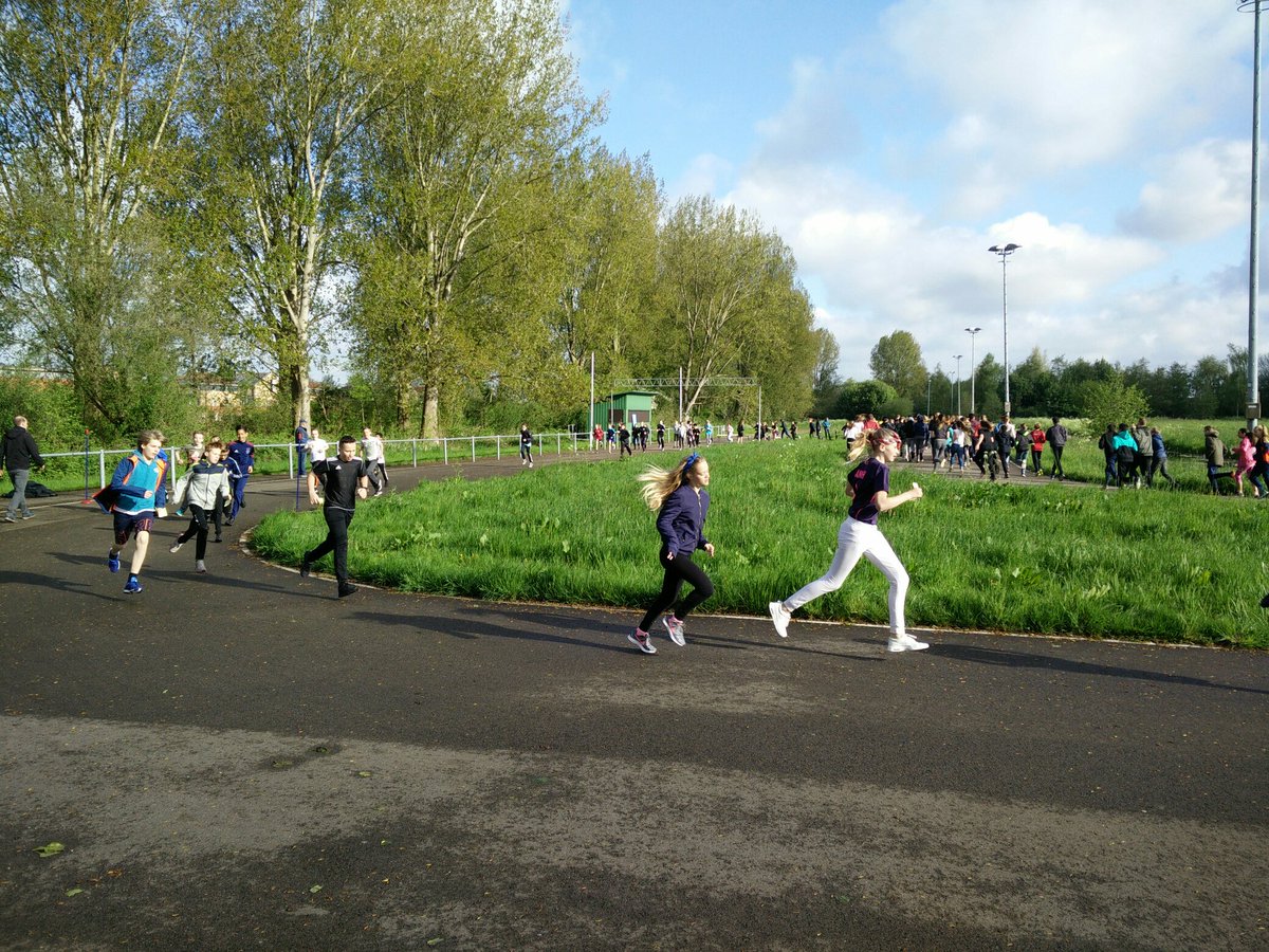 RandolfBroer's tweet image. En we zijn gestart! #roparun #kanker #sponsorloop #running #gouda @gsgleovroman @293_steamwork @Stg_Roparun