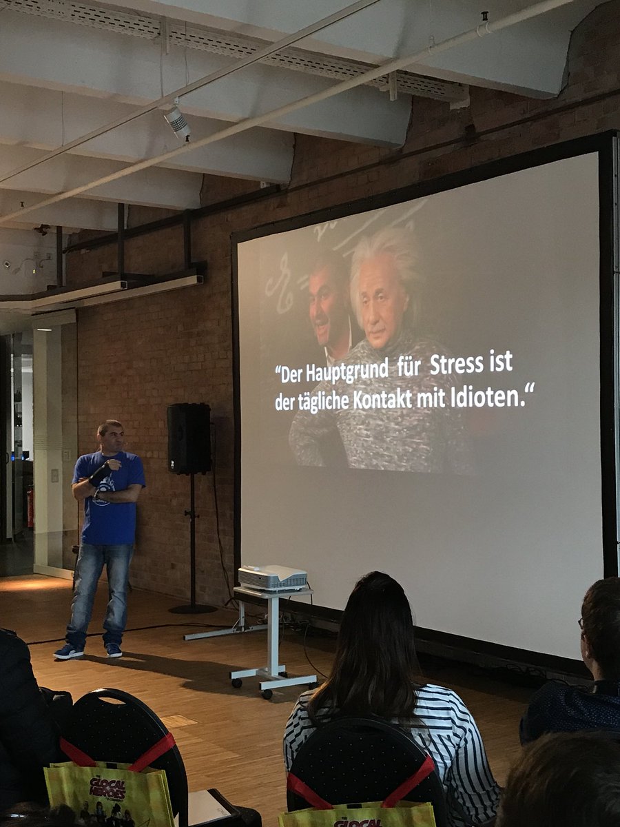 Haendlerbund's tweet photo. Der @ecomrockstar nimmt kein Blatt vor den Mund... Welcher #Onlinehändler kann's bestätigen? 😫
#HBTrainingDay in #Berlin
#onlinehandel #ecommerce https://t.co/Pimu1ki9iX