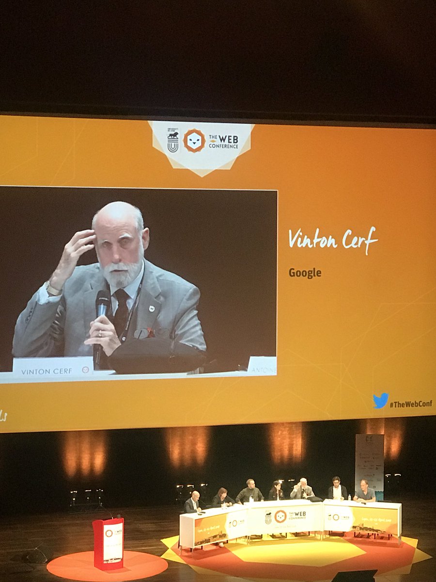WebComeLyon's tweet image. Impressionnant panel! #IA @TheWebConf @timberners_lee  @vgcerf , animé par @DameWendyDBE #TheWebConf