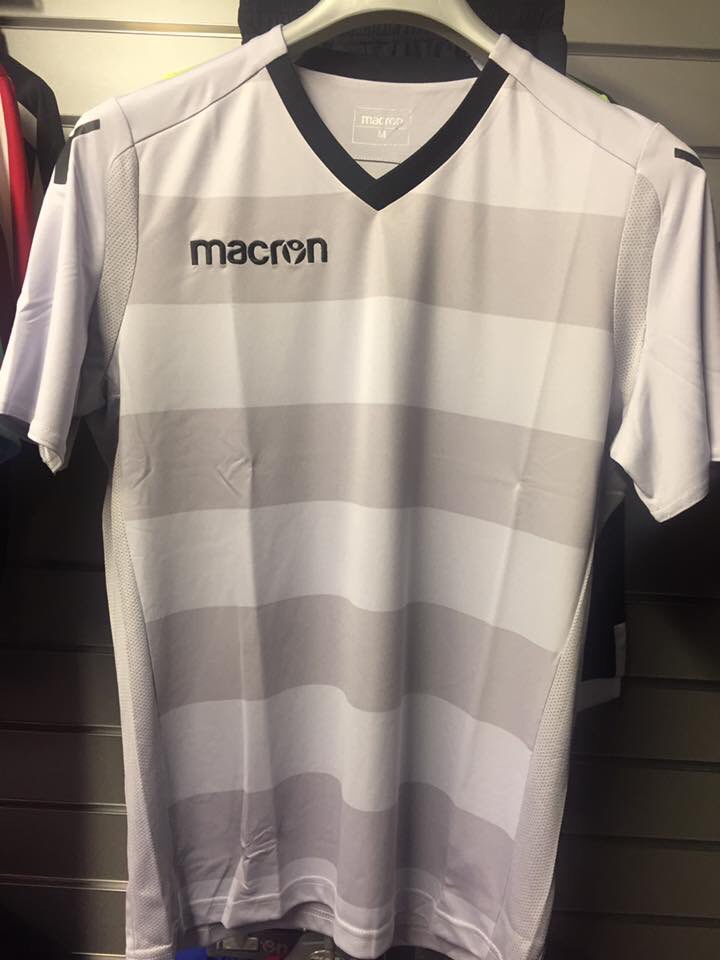 macronstorestoke tweet media