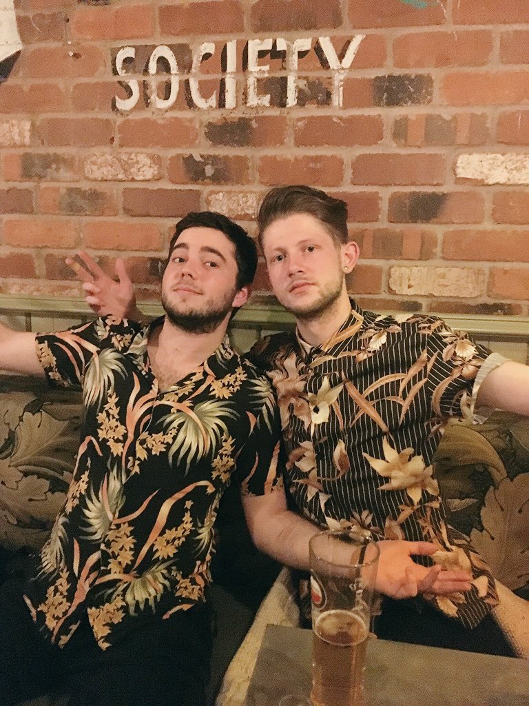 TheNWTC's tweet photo. When bartender bromance reaches new levels of friendship... great minds think alike 🙌🏼 😂 #NwtcTribes https://t.co/aPgdQfM98f