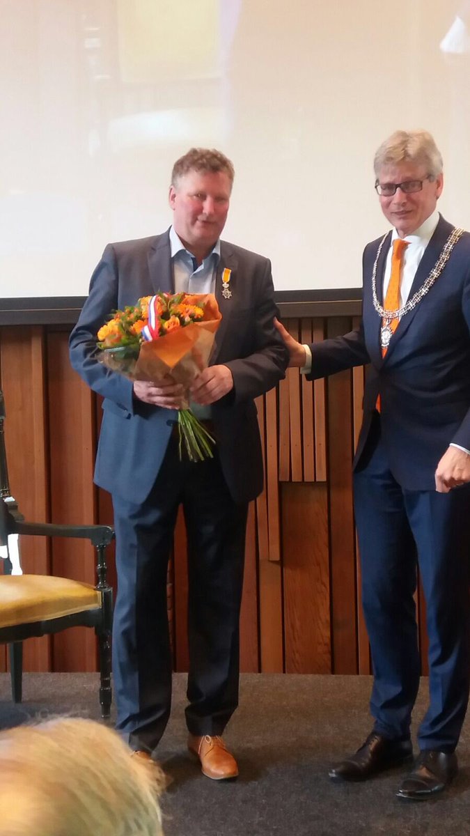 VVHoogland's tweet photo. 🎖Kees 🎖van 🎖Dijk 🎖KC 🎖meer dan verdiend 🔴⚪️@VVHoogland1 ❤️ https://t.co/Aq76VSzBBj