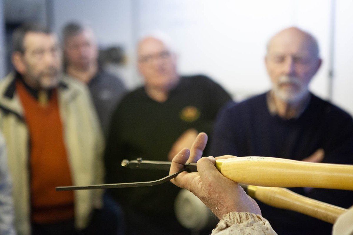 ToolPost's tweet image. A Wight old day had by all at The ToolPost with the Wight Woodturners, exploring the veritable world of hollowing tools and techniques... If your club is interested in something similar, please do get in touch.
