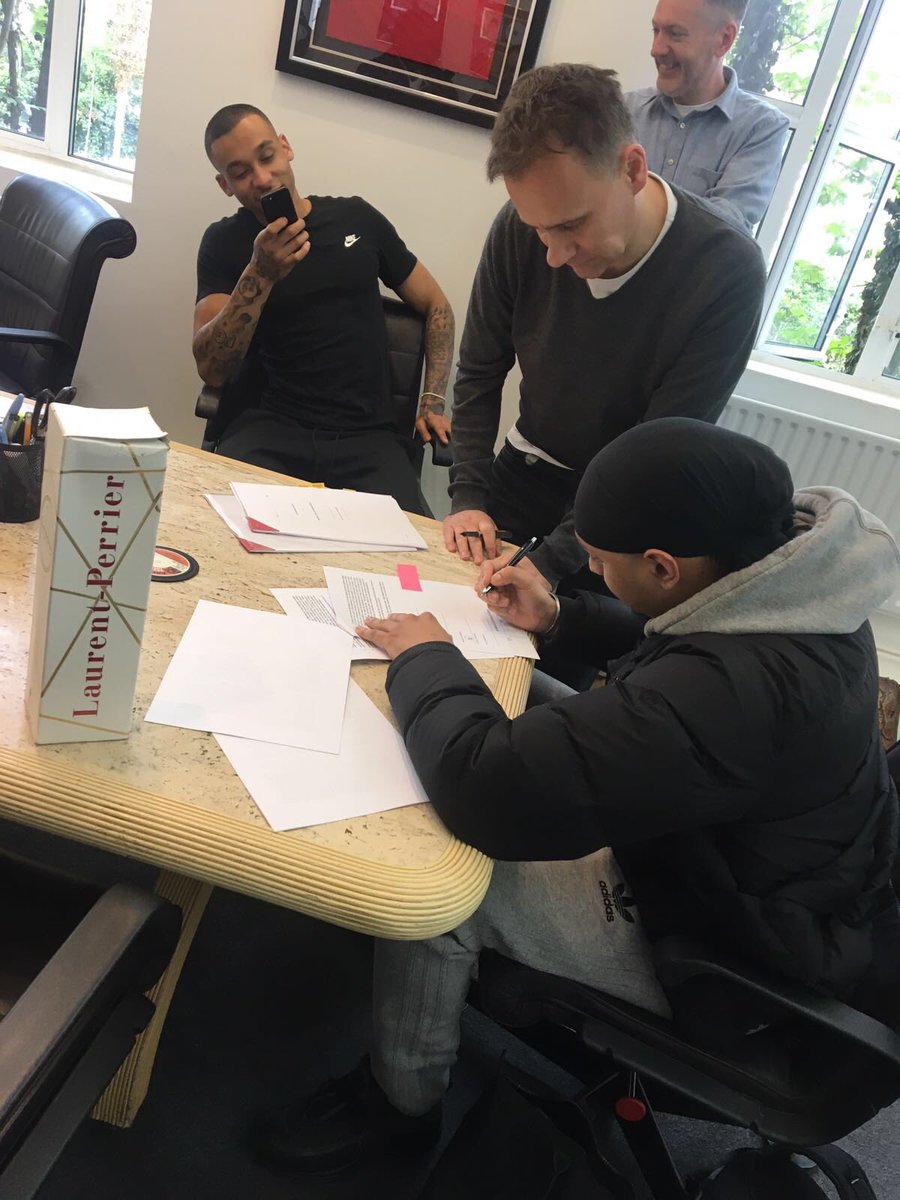 Shouts out my bro <a href="/fredo/">Suzan EMRE</a> For the opportunity. It’s only right I signed my first deal with PG ent. The only way is up... @universalmusicpub_uk <a href="/ceomouth/">CeoMouth</a> <a href="/since93official/">Since '93</a> #PG #JB #universal